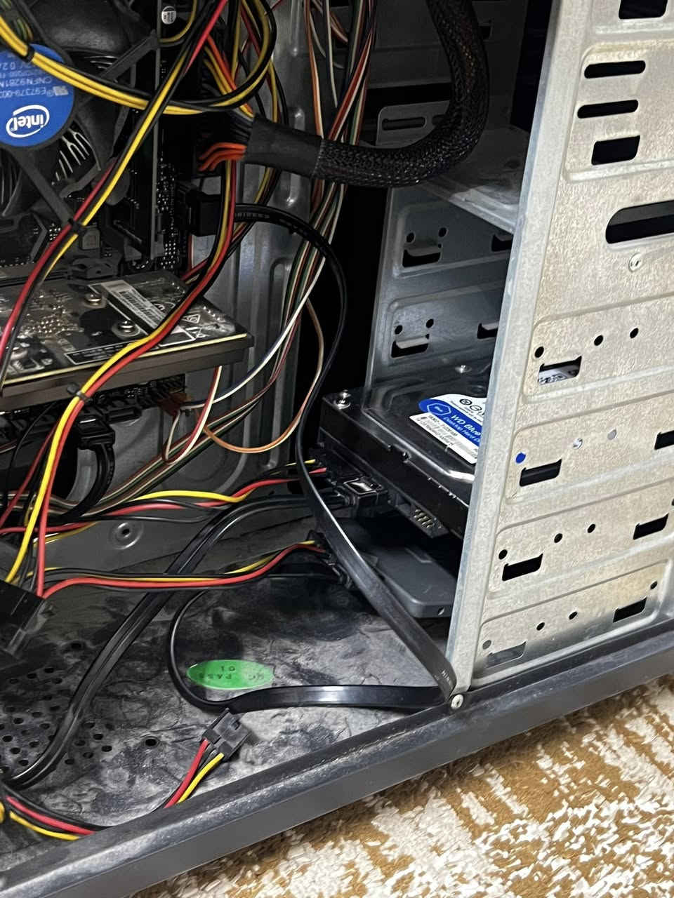 سلام عليكم كيس للبيع فقط كيس
I3-9100F
GT1030 ZOTAC
M.B ASUS H310 M-K R2.0
RAM 8 2666MHZ DDR4
P.S 600W 
HDD 500GB WD
SSD 128 LEXAR
السعر 250 وبيها مجال بسيط
مكاني شعلة الصدرين (حي الجوادين)
***********
