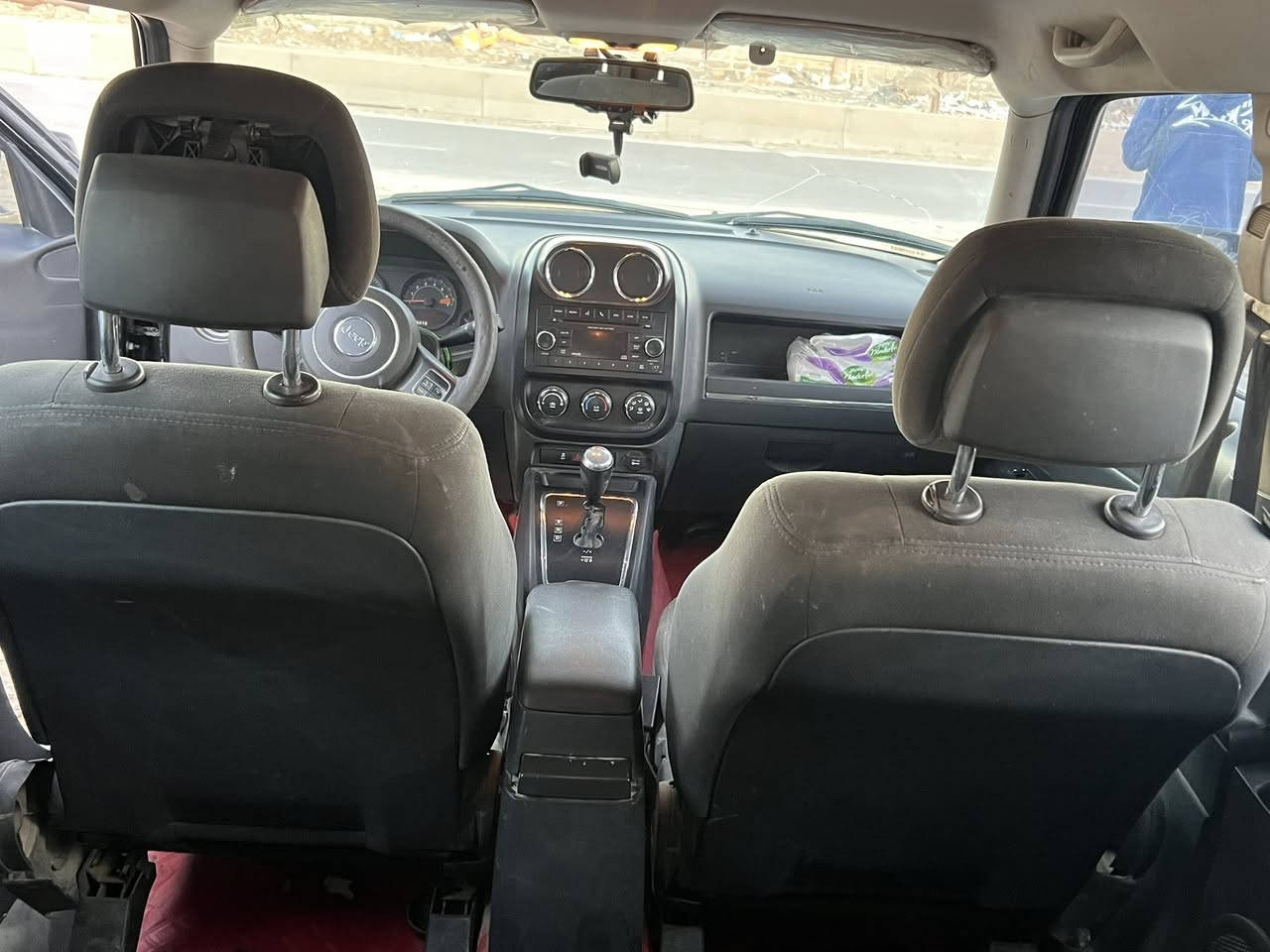 السلام عليكم جيب باتريوت 17 قادسية مداور ثاني يوم
كير محرك حدادية كفالة عامة تبريد تدفئة 
كهربائيات كاملة تخم تاير وباتري توني شادهن 
 تخم بخاخات  وبلكات وقاعدة كاملة مال فيت بم بالباكيت  السيارة على أيدي ما ناقصها شي 
ضربتها الجاملغ عكس السايق وشوية من البنيد 
السيارة حلوه وأحلى من الصور وبالعافية على الي ياخذها 
عارضها ب108 وبيها مجال 
وهذا رقمي ***********
