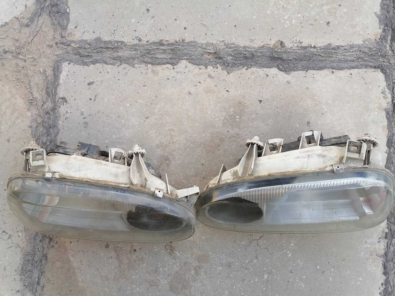 السلام عليكم زوج لايتات كولف نفخ عدسه اصليه وجامه تجاريه  كامل السعر قفل (٥٠)  مكان بغداد /***********
