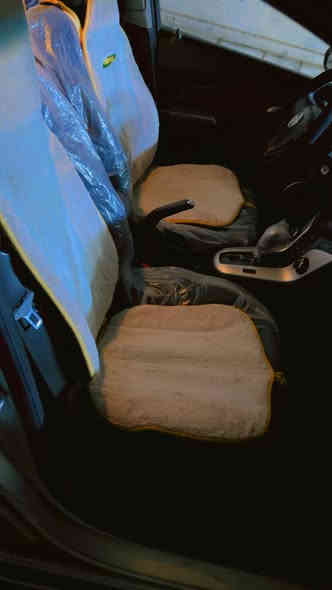 السلام عليكم للبيع شوفر كروز موديل 12 سياره خليجيه مكينه وكير جديده تايرات جديده شاشه تاب تحكم ستيران السياره نظيفه مكينه 1800 سياره مكفوله من الحادث بيها 4قطع صبغ يعني  اماكن صبغ وعندي صور قبل الصبغ السعر 87 وبيا مجال  رقمه بغداد تحويل الثاني يوم لاستفسار لاتصال برقم ***********
