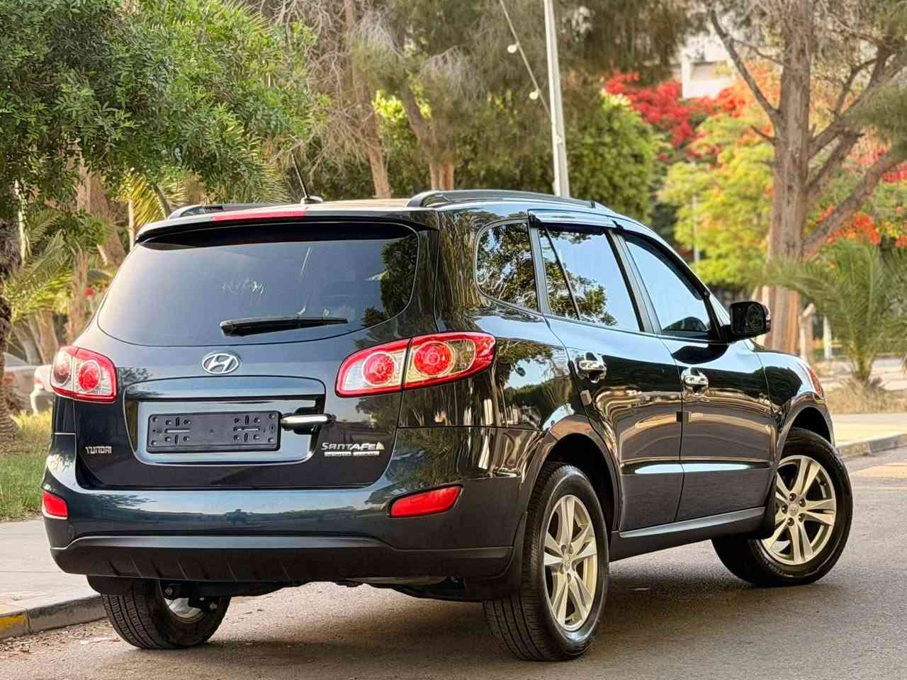 الله يبارك لاقوة الابالله ❤️ 
درجة أولى لونها فوضه تبي كساب وصاحب عيله درجة أولى وعيب لا 
 رقم صاحب الرزق0922802807
 النوع: هونداي 
 الفئة: سنتافي 
سعة المحرك: 35🐎
سنة الصنع: 2012🤍
 المسافه المقطوعة: 104📄
 ناقل الحركه: اوتوماتك
______________________
 المميزاات ⬇️⬇️⬇️⬇️⬇️
 ✔️ مسجل C.D, AUX, USB 🥇 
 ✔️ تحكم كامل فل مقود 🥇
 ✔️ تك خشبي  🥇
 ✔️ مفتاح كوود ولارم 🥇
 ✔️ دبل كنبيو 🥇
✔️تشغيل عن بعد
 ✔️ صالون جالد
 ✔️ سيريا اطارات جديده🥇
 ✔️ تكييف دجيثل 🥇 🥇. 
فتحه في سقف فل رقم1
محرك كنبيو صاله تكييف 100\100 
خاليه من القص والقشره 
والسوس والرطوبه 
الكربون الأصلي موجود وبل كشف
السعر: ع الهاتف
(المكان: طربلس)
(للاستفسار الاتصال0922802807


**إذا كنت صاحب هذا الإعلان وتريد حذفه لأي سبب، رجاءا أرسل رسالة إلى الدعم الفني**