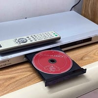 DVD SONY . شغال كامل مع الرمونت . وات ساب 07762533114 .  الخاص مغلق . ...