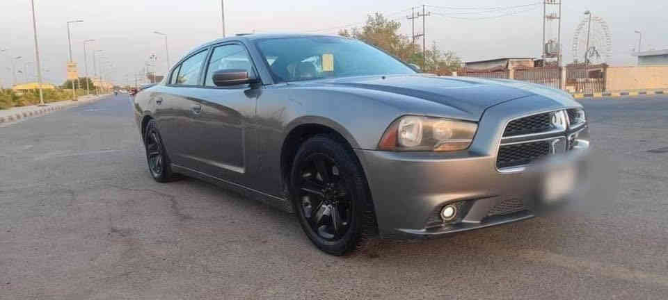 السلام عليكم 
جارجر ادوات خليجي كفالة من الكص و السرقة و العشائر فول مواصفات باتري جديد تخم تاير جديد حدادية نضيفة بشكل كهربائيات مضبوطة بشكل لايت عالي يخبل دواخل كلش نضيفة شاشة كبيرة سماعات دمام اربع بصمات تحكم و تدفئة بالمري تحكم استيرن كامل تبريد تدفئة بالكشن كفالة مكينة كير كفالة بشرط ٢٦٠ تمشي وين متريد سيارة مال جناي مكانها بالعمارة بيها ارقام فقط السعر ٧٥ وبي مجال للشراي 
***********
