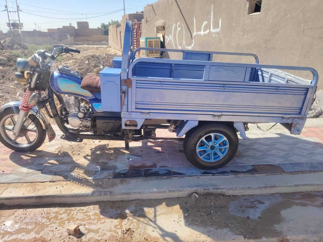 لبيع مديل ٢٠ أوراقه بسمي من جبته من الوكيل لحد لان عله ايدي وكيله ابن جبرين مكينه مافتوحه بيه بس كلجات بدلتها  شاصي مكفول ستوته جاهزه من كل نواحي العنوان دوانيه الحمزه شرقي سعره بملونين وببه مجال ***********
