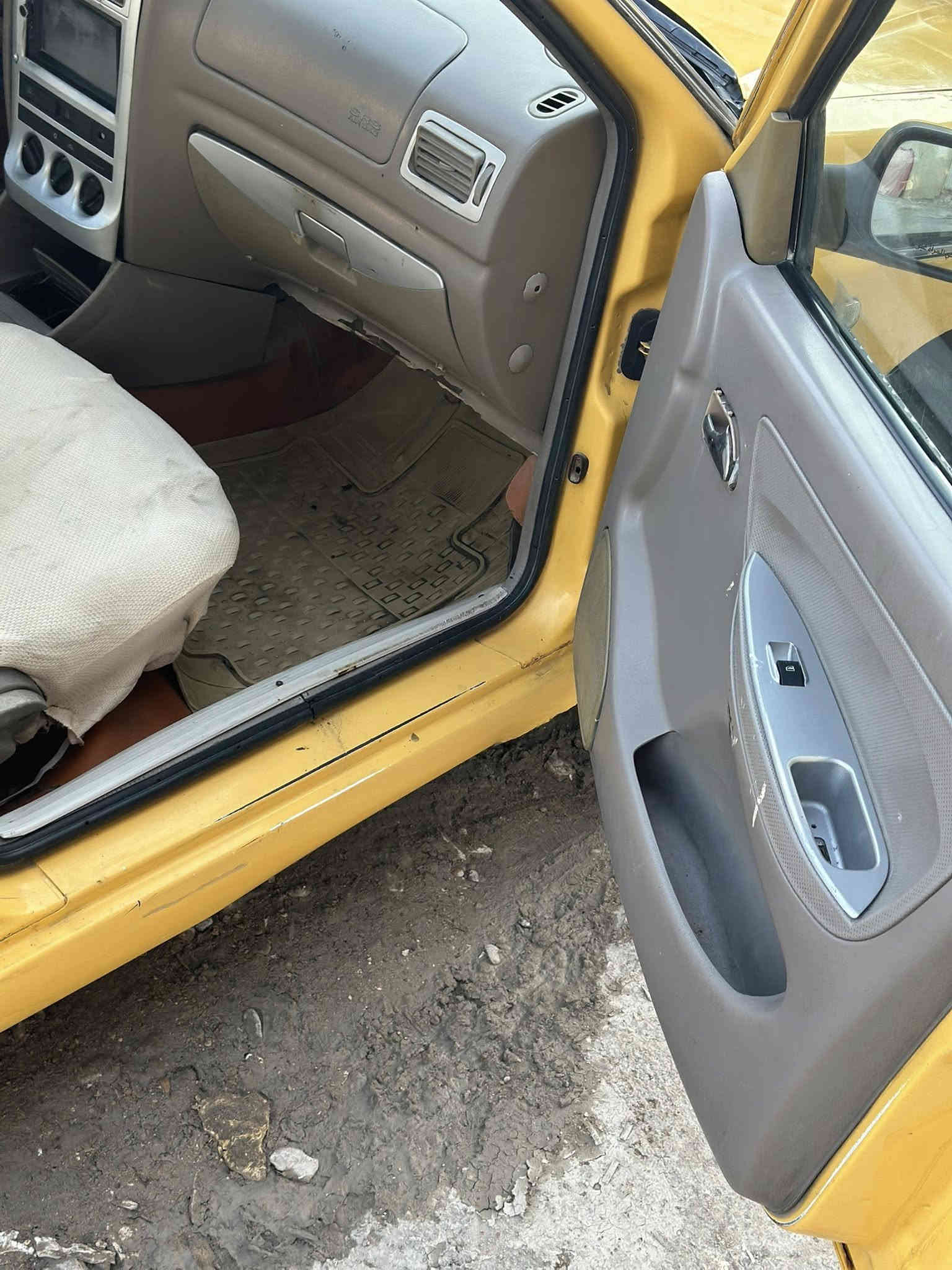 أسلام عليكم سيارة شيري موديل 2010 تحويل ثاني يوم هيئة  وغرامات مصفره سيارة جاهزة أي نقص ما بها بلادية مكينة كير جدد تخم تاير جديد تبريد ثلج كهربائيات كلها شغله مكينة ناعمة دوشي كشنات جديدة //عنوان بغداد البياع السعر 27 وبيها مجال  ***********
