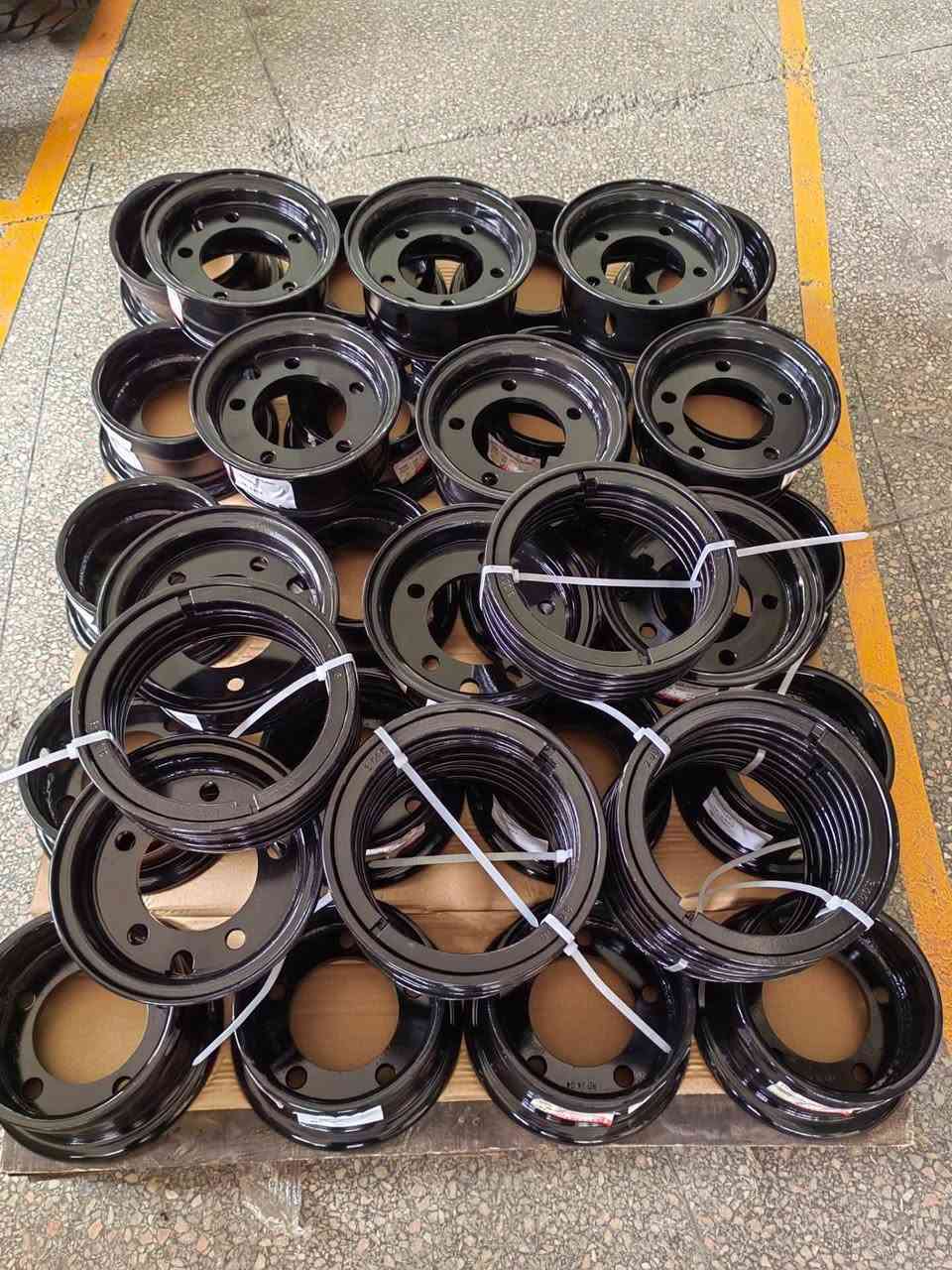 Heli Forklift Front Wheel Rim Double 8. 15-15, good quality, good price


**إذا كنت صاحب هذا الإعلان وتريد حذفه لأي سبب، رجاءا أرسل رسالة إلى الدعم الفني**