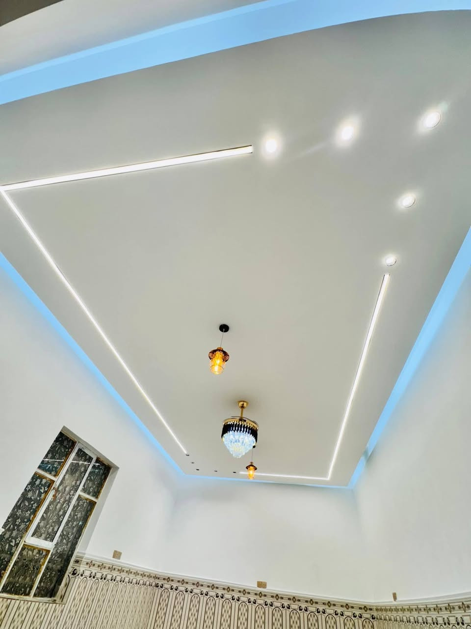 ليكتمل جمال بيتك 🏠🏚
نقدم لكم احدث الديكورات جبس بورد وارقى التصاميم وإبداعات في عالم الديكور دقه فالعمل وسرعه بالأنجاز والخدمه تبارك الله⚡
👈شيبورد
👈بديل الحجر
👈 بديل الخشب
‏👈بديل الرخام 
👈 ديكورات جبس أمبورد و بوكسات أناره مخفية 
‏👈 أسقف فلات جبس أمبورد
‏👈 فواصل جدران و أرفف وقواطع 
‏👈 ديكورات شاشات

نقوم بجميع الديكورات للمنازل و الشقق والمحلات التجارية

كما يوجد لدينا استاذ كهربائي في مجال الجبس بورد
للاستفسار أكثر ع بريد الصفحه او على الوتساب او على الأرقام التاليه:👇
***********
***********
