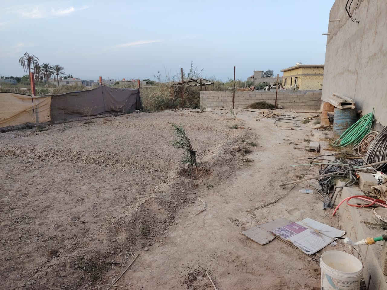 قطعة ارض البيع العنوان الخيط المساحه200 متر الستفسار ***********
