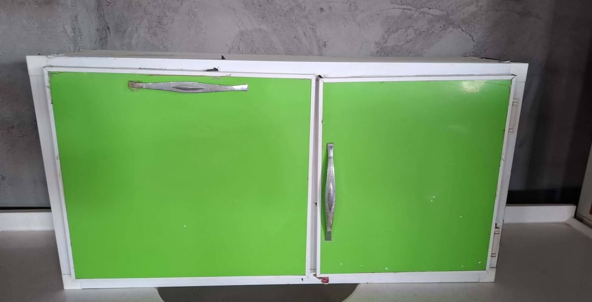 السلام عليكم  اغراض للبيع للاستفسار الاتصال على الرقم ***********
