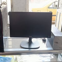 كمبيوتر بيسي وشاشة ويوؤسبي وكامل الغراض من وايرات وفيش وموس وكيبورد كم...