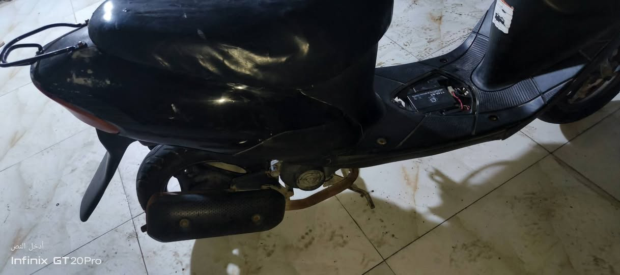 سلام عليكم اخوان دراجه رياضي البيع كلشي شغال بيها ما عدا السلف ول شاير الشاير بس دكمه عطلانه بيهاا سعرها 180 وبيها مجال حك الجيه رقم الهاتف ***********
