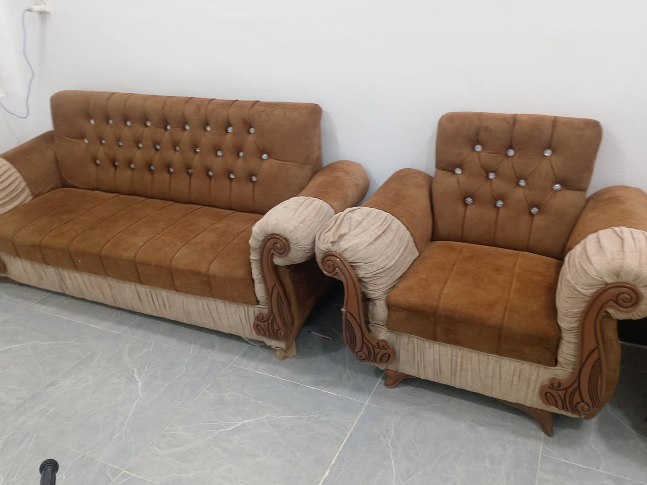 السلام عليكم تخم ٦ نفرات مثل ماموضح بالصورة
محتاج ترتيب بسيط تبديل رجلين واكو يدة مكسورة سعره مناسب
٦٠ الف مكاني الكوفه البراكية
واتساب
***********
