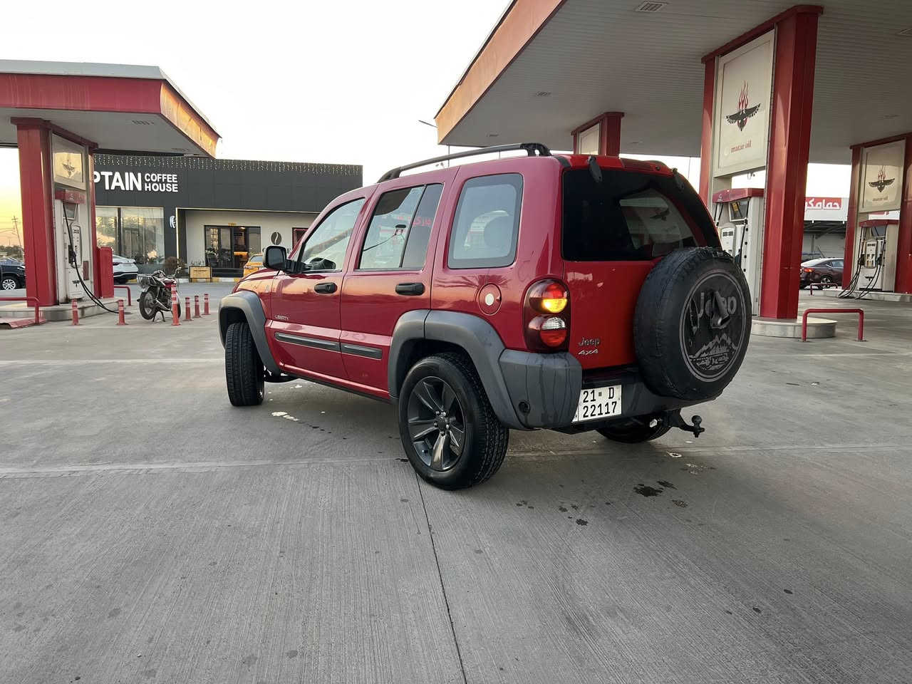 السلام عليكم
للبيع او مراوس حسب القناعه 

جيب ليبرتي 

2006 

رقم سليمانيه سنويه هزه رقم كله جديد تحويل ثاني يوم 

محرك 6 سلندر 3700 

كير محرك بشرط 

صدر امامي خلفي كله جديد 

السياره بيها شويه معجون بل قماره ومكانات صبغ انطيك عام 

السعر 65 وبيها مجال قليل 

مكان كركوك 

للاتصال ***********
