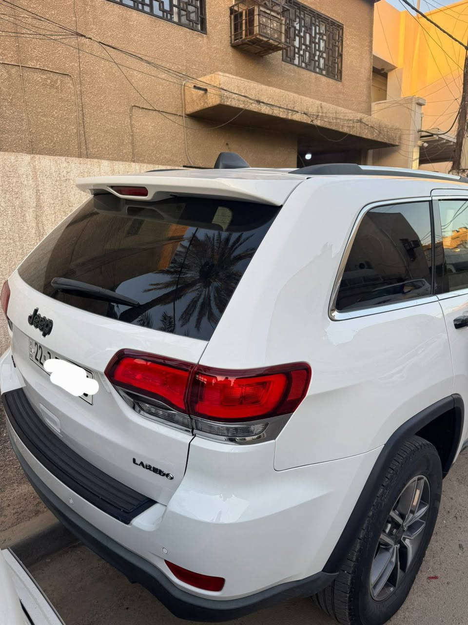 للبيع فقط جيب لاريدو 2020 وارد امريكي بدون ارباك بيه بارد فقط السعر 230 وبيه مجال مواصفات فور ويل 4x4 مكينه 3600 شاشه وسط كار بلي رادار جانبي نقطه عمياء اطفاء المحرك عند الوقوف نظام صرف الوقود eco نظام تسارع Sport بصمه ابواب كشن السائق كهربائي لايت زنون  كشافات زنون مكان السياره بغداد  ***********
