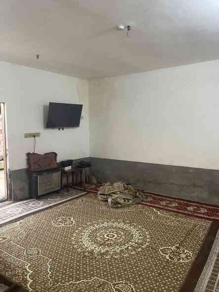 بيت للبيع المساحه 200متر زراعي اقرار محكمه السعر 32مليون العنوان طويريج شارع اربعين الاتصال ع الرقم ***********
