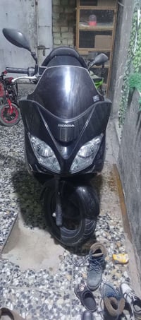 من رخصت الادمن عندي صفر 8 عميه بلاد جديده محرك مامفتوح السعر 11 وبيها ...