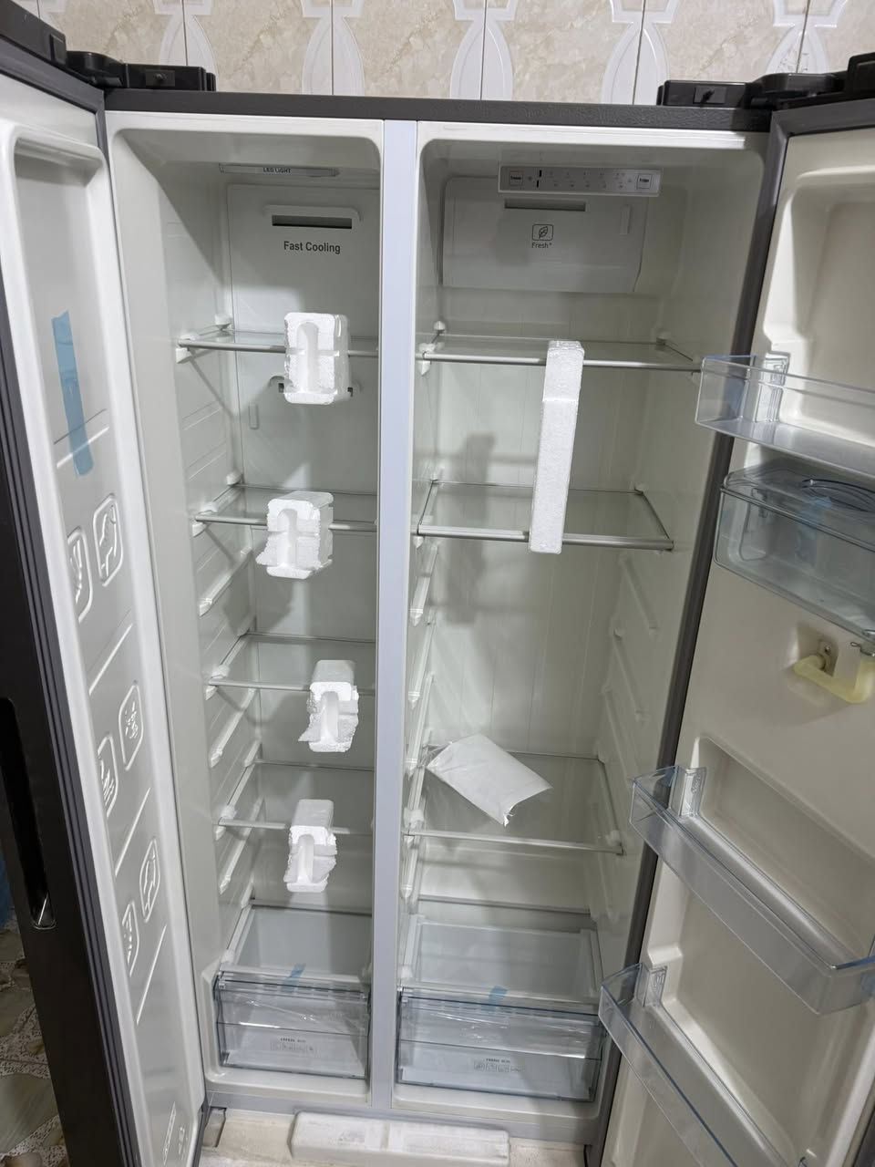 ثلاجه جديدة بعدها مامستخدمه ابد للبيع السعر 950 مكاني كربلاء البوبيات   ***********
