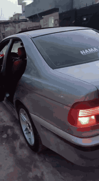 سلام عليكم بي ام صقر  للبيع موديل 2001
سياره اي عيب ما بي شرط تحويل سياره بدون ضربه اطارات جديد سنويه جديد لحد 2031 هزه جديد سياره بدون اي نقص كهربائيات كله شرط والباقي تفاصيل الاتصال للرقم***********
