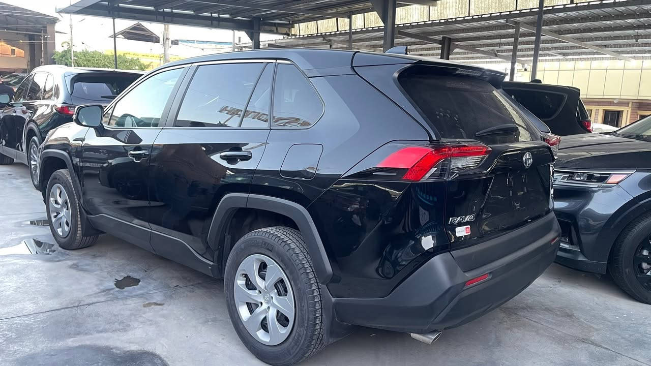 ‎‏
Toyota Rav4 AWD 𝟰*𝟰 

للبيع تويوتا راف فور Toyota RAV4 2024 LE ✅

سعر ١٩٠ ورقه 

تويوتا راف فور LE 
موديل 2024

حجم المحرك 4 سلندر  ٢.٥
المواصفات :
Awd
الشاشة الجبيره 
تحديد مسار 
رادار أمامي(تحديد مسار)
رادار جانبي (نقاط عمياء) على المري 
رادار خلفي(التحذير من الاصطدام)
تحكم وضعيات القيادة Drive Modes 
ابل كار بلي بلوتوث بدون وياير
اوتو ستارت (Auto start)
اوتو ستوب(Auto Stop)
هاند بريك بصمة
اوتو هولد(Auto Hold) 
تحكم وضعيات القيادة,ECO,NORMAL,SPORT  
تحكمات استيرن 
وبقية المواصفات المعروفة
قطعتين صبخ
***********
#toyota   #rav4 #2024 #le
