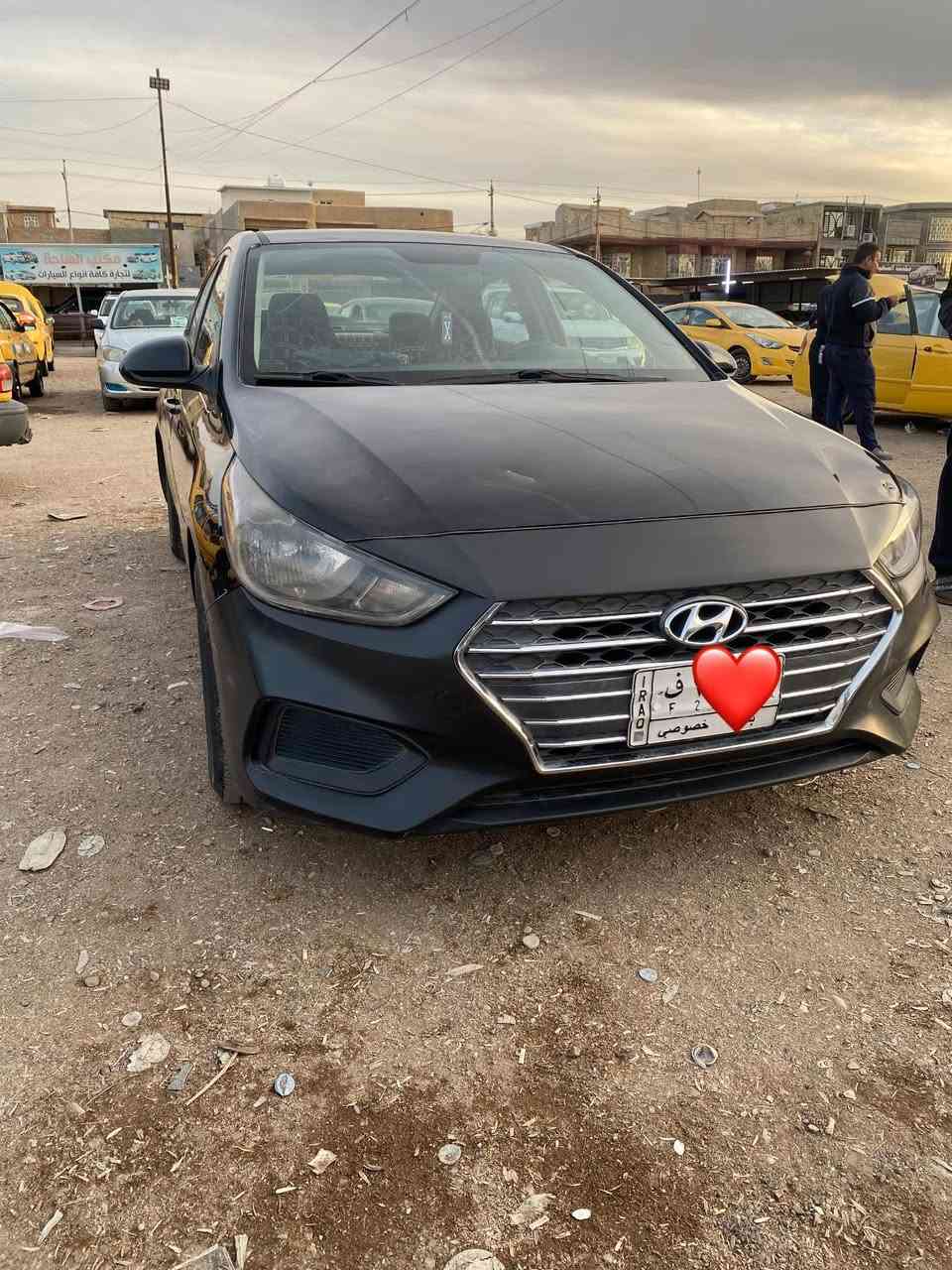 با
اكسنت اسود موديل ١٩ 

حادث جاملغ و صندوق معمره شلون مجان 

وتنقص دهن ماشيه ١٧٠ ميل قابل لزياده

رايده ٩٠ وبيه مجال 

عنوان بغداد /حي الجهاد 

***********
