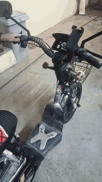 سلام عليكم  دراجه شحن  للبيع دراجه جديده كامله امكمله  دراجه بطاريات صار سبوعين من شديناهن  سعرها 300او بيها مجال  الدراجه مال  جناي   مابيها نقص برغي  مكاني ديالئ بعقوبة تحرير. الستفسار علا رقم  اني مكلف بنشر ***********
