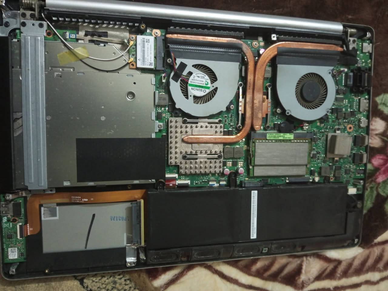 سلام عليكم للبيع نوع ژاژ قيم اخذ 
عطله كرات شاشه 
***********
