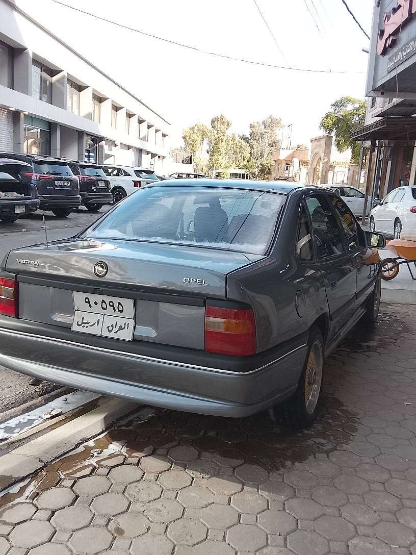 اوبل فيكترا موديل 1991 محرك 18 مرغوب كير عادي صبغ عام بدون ضربه كلشي ع بيلاد كير محرك  شرط تحويل تاير و ويل جديد سنويه شهرين منتهي رقم اربيل *********** *********** كركوك, العراق
