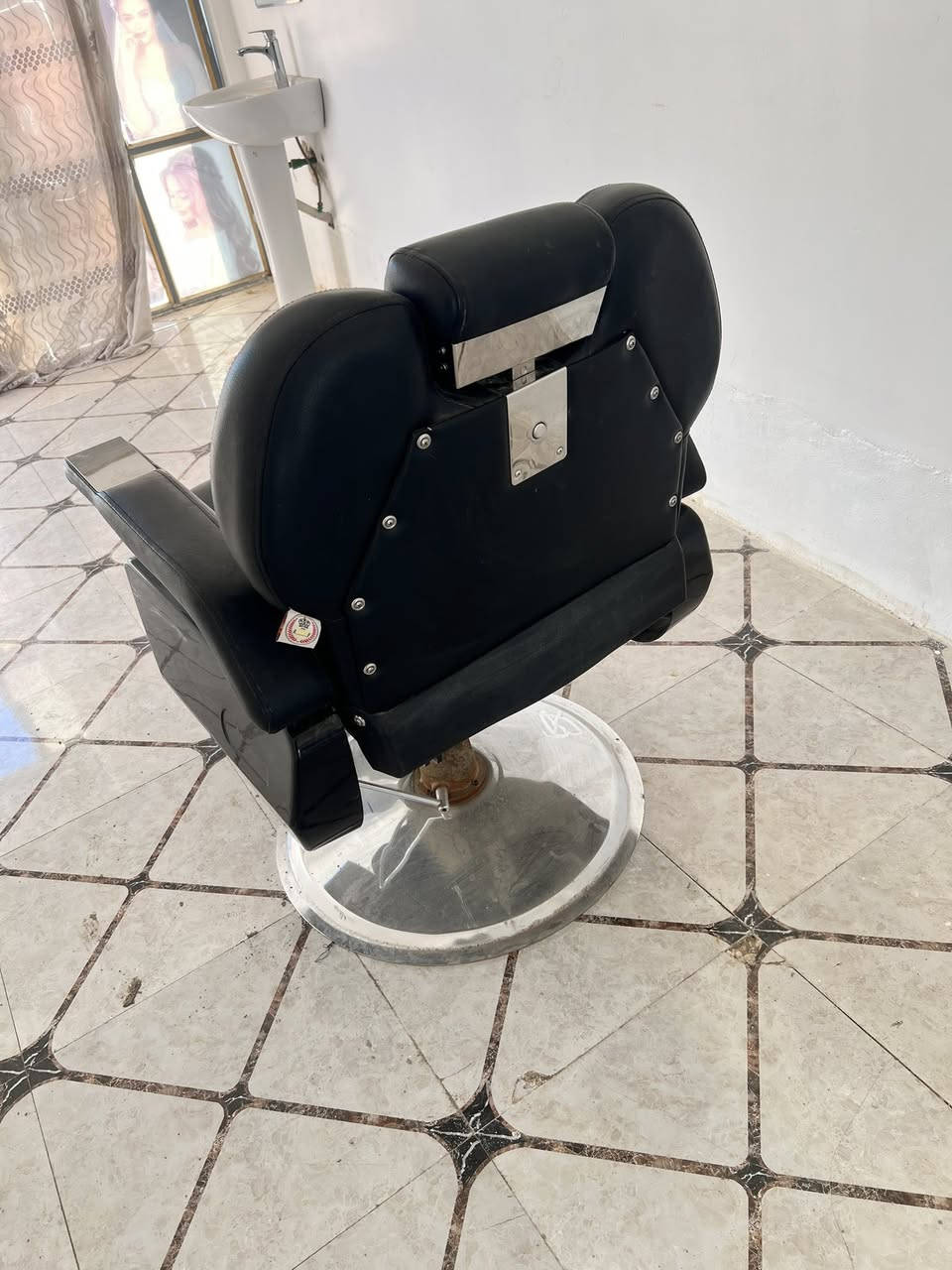 كرسي حلاقه استعمال اسبوع
*********** 
مكاني بابل مسيب
