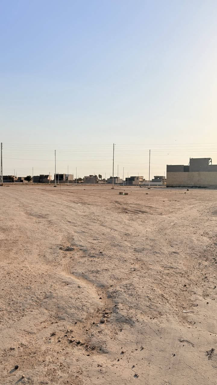 سلام عليكم
تعلن شركه شركة الفرات العمراني للمقاولات للبيع قطع اراضي طابو زراعي ٢٥ بكامل الخدمات. 

تبدا المساحه من(٢٥٠/ ٣٠٠/ ٤٨٠ /٥٠٠ /٦٠٠ )

ماء كهرباء كامل من كلشي توجد عروض مخصصه مقابيل جزه وصطيه وحديقه داخليه اركان القطع. 

متصل شارع ٣٠. بشوارع ١٠ بشوارع ١٥ 

*********** 
***********
