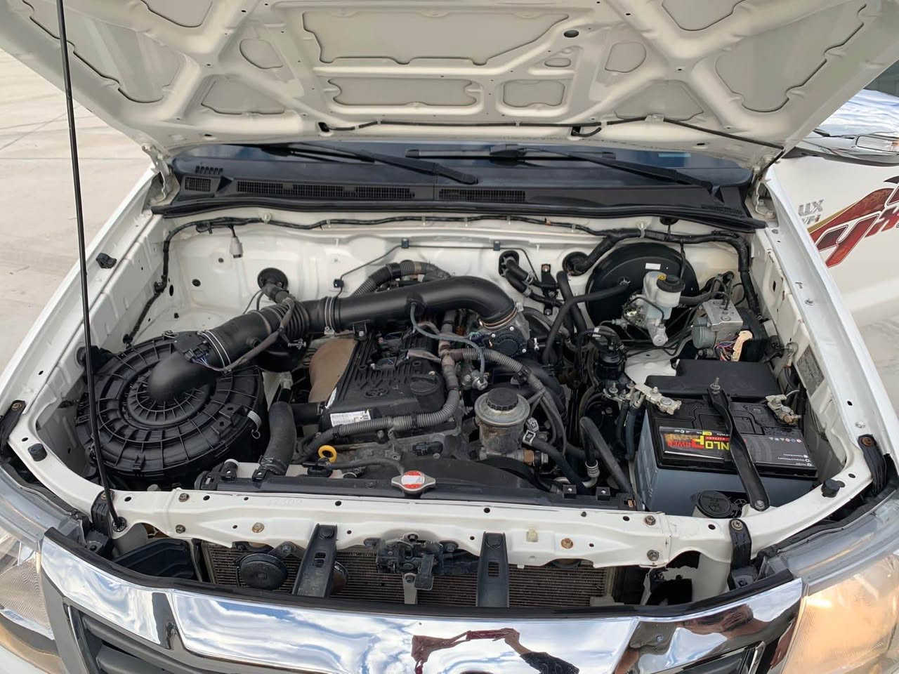 بیكه ب مه رزيه ٢٠١٣سه ياره كه  به ناو خومه  سه نه وي نويه تاكو ٢٠٢٩چوار تايه و ويلم نوي تازه بوم به ستاوه٢٢٦هه  زار رويشتوه مه كينه وگير به شه رت نه كراوه ته وه هيشتان له زگه ي شريكه ي به سه قفي وه ماوه  لاي سايه قي كامل بوياغه  يه ك دينار مه سارفي تيدا  نيه سه ياره كا  هي ده ستي خومه شريكه جيهان١٧٣ مه جاليكي زؤر كه م بؤزانياري زياتر پةيوةندي بكة *********** أربيل, العراق
