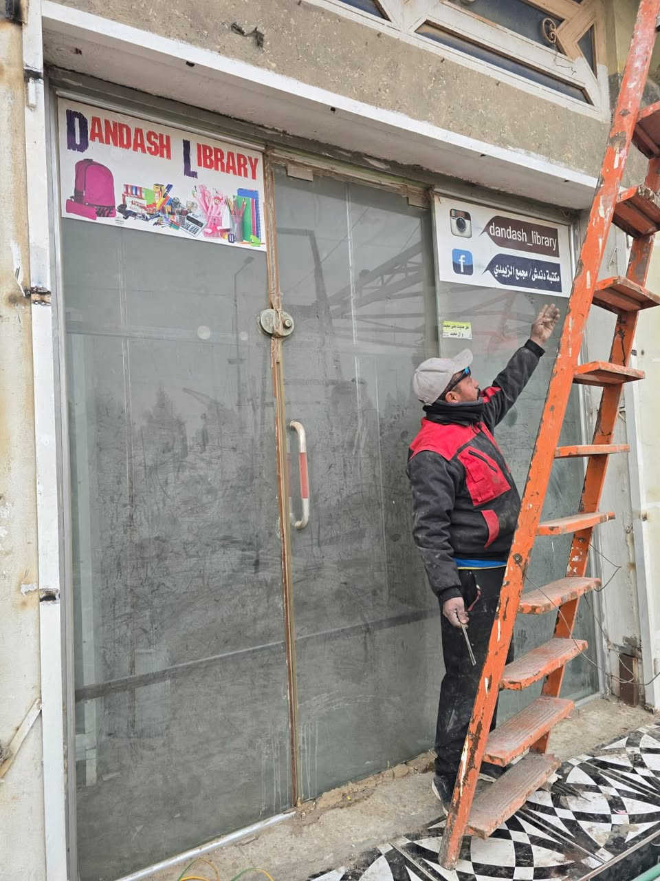 للبيع جام خانات عدد ٤ واجهات مع ٤ باب
للإستفسار *********** 
مكان كوت
