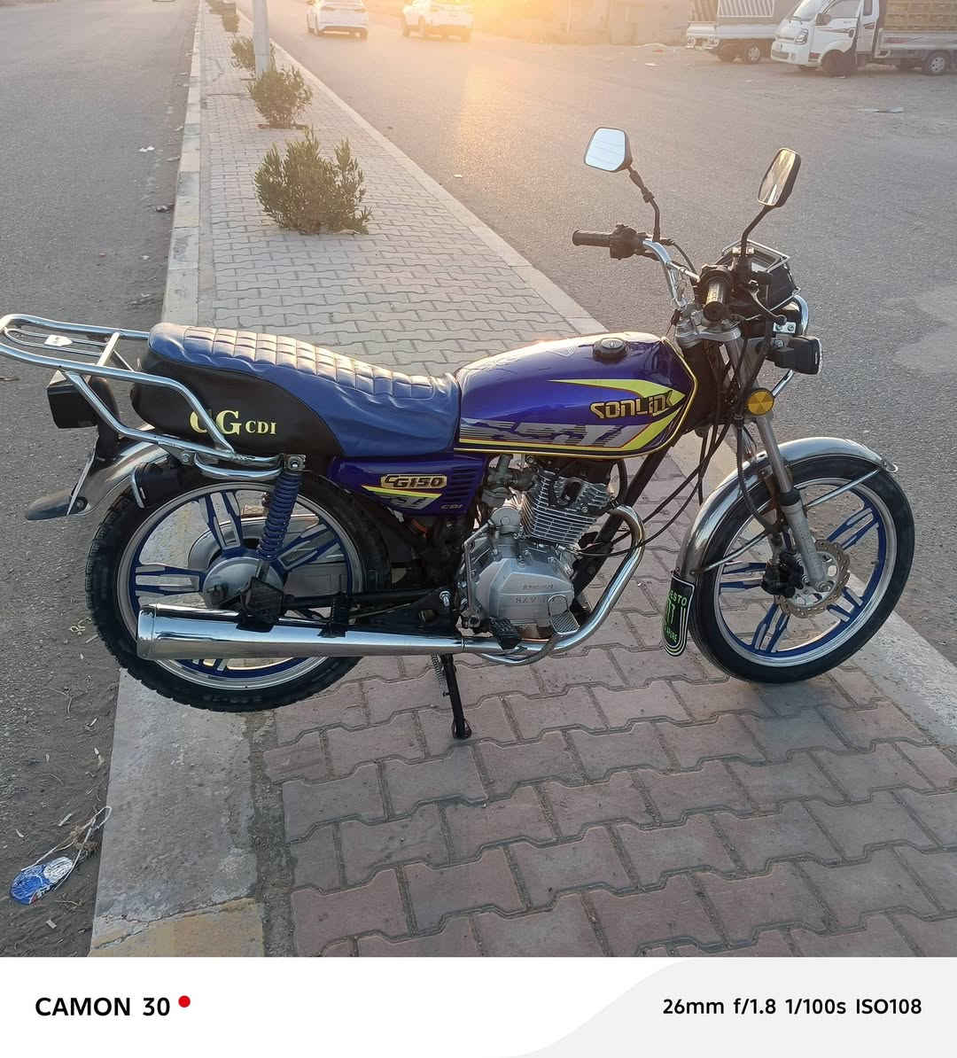 يالله سلام عليكم
دراجه يراني البيع موديل 2021 
نوعه سيفان 
دراجه بيه منفيس 
دراجه محركه ولأتنقيص ولأتبخير 
دراجه خير من الله 
دراجه كهربايات شغاله كل 
بليته رقم شاصي كامل 
نشاط فول 
كير فول 
العنوان جزيره الخالديه 
رقم الهاتف ***********
السعر 550بي مجال
