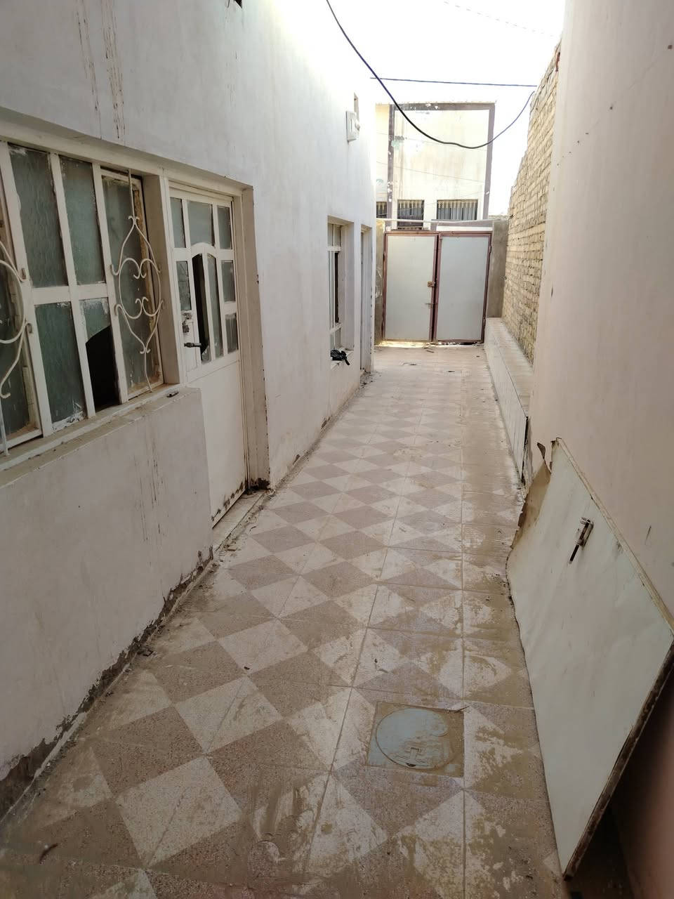 عقار للبيع
🏡 للبيع دار سكن – أبو صرف (محجوز للمصرف العقاري)
📍 الموقع: شارع الصناعة، فرع مقابل آل العيال.
📐 المساحة: 125 متر مربع.
🔹 يتكون الدار من: ✅ غرفة نوم
✅ هول (صالة)
✅ مطبخ
✅ حمام وتواليت
✅ براني
📌 العقار محجوز للمصرف العقاري، والتسديد على البائع.
📞 للتواصل والاستفسار:
واتساب: ***********
اتصال: ***********
