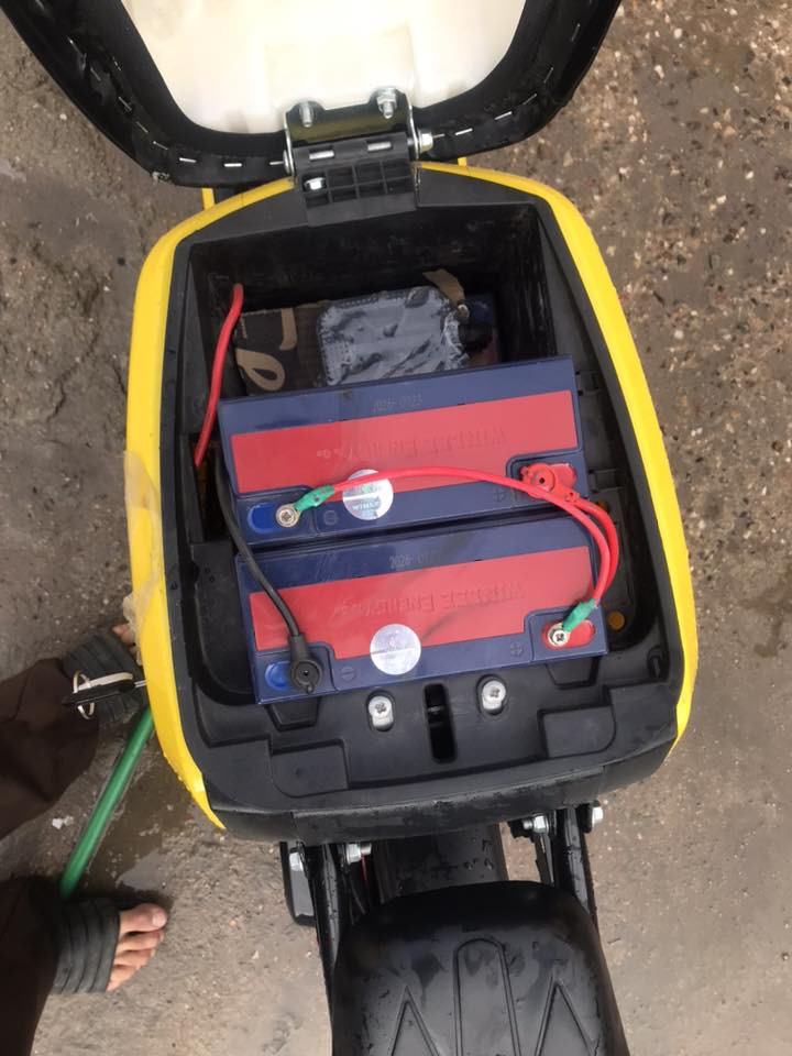 للبيع دراجه شحن نوع R9
مديل 2026 استخدام شهرين 
الدراجه نضيفه كلشش
لون اصفر 
كهربائيات اشاير كله شغاله 
شاحنته الاصليه 
وايرات البطاريه بدلتهن بوايرات اصليه حراريه 
(السعر ٥٠٠الف وبيه مجال بسيط حك الجيه )
مكاني البصره الجنينه حي الانتصار 
رقمي (***********)
