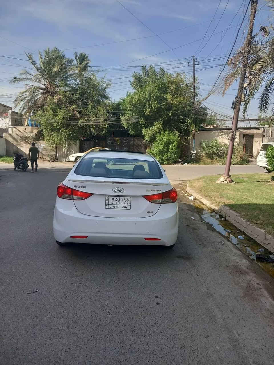 سيارة النترا موديل ٢٠١٤ بغداد خليجي بأسمي فول ماعدا البصمة  مكينه ١٨٠٠ دوش مكان السيارة بغداد ، السعر ١٢٠ ورقه وبيها مجال وهذا رقم صاحب السيارة 
***********
