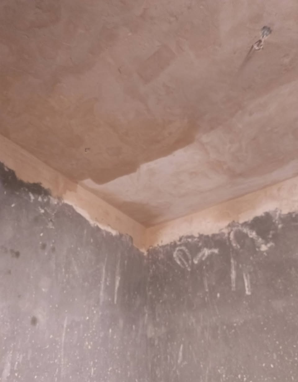 السلام عليكم خلفه لبخ متفرغ  سميت وجص ونثر تكنيد مساطر شغل درجه اولى ***********
