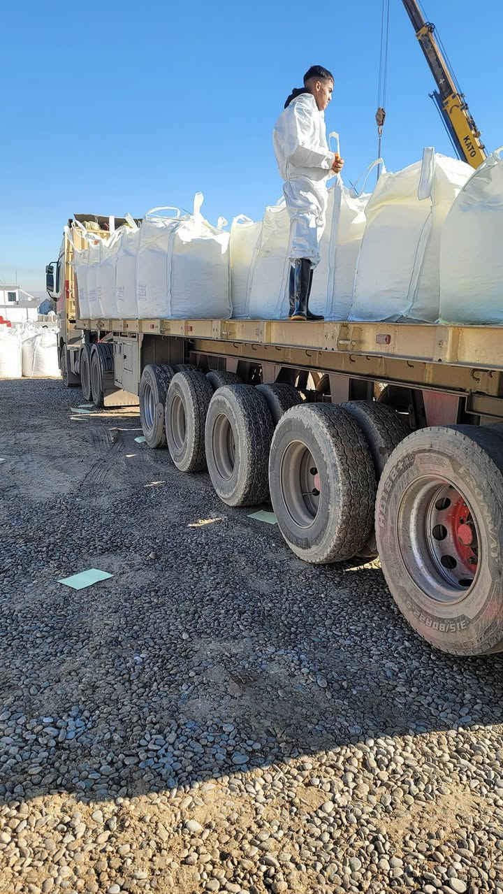 للبيع حدادي.  سعر. 100$ وبيها مجال  تخم تاير ٤ و ٥ نص عمر  طول 13 شريط صيني دنكيل ١٤ مربع 5 محاور شاصي الماني كهرباء هواء بريك صبغ كل جديد ***********
