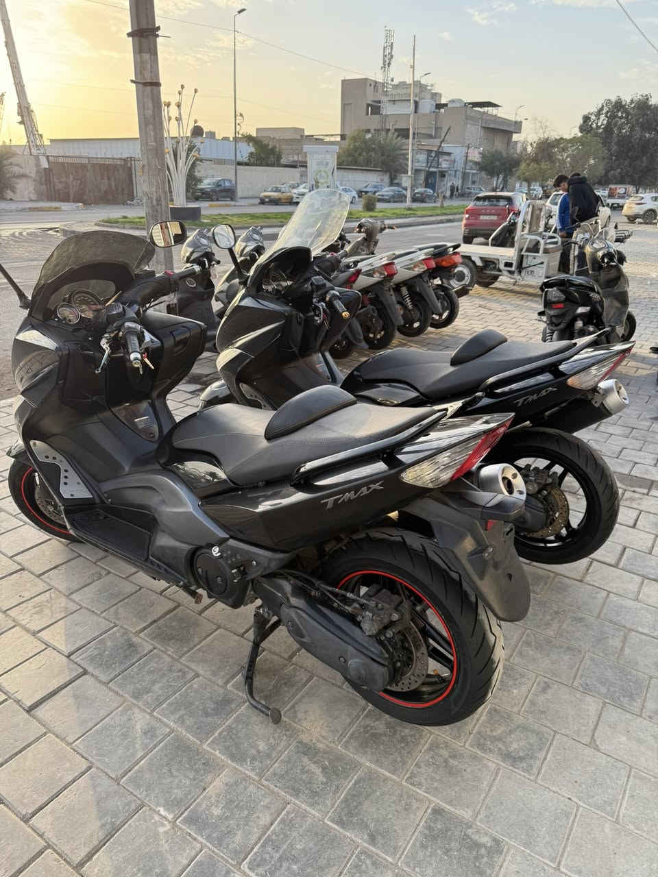 معرض الواثق لتجارة الدراجات النارية
متوفر ياماها تي ماكس 500 2011 
عداد الممشى 36،000
تلث نسخ سويج 
***********
***********
العنوان بغداد شارع فلسطين الضلال
