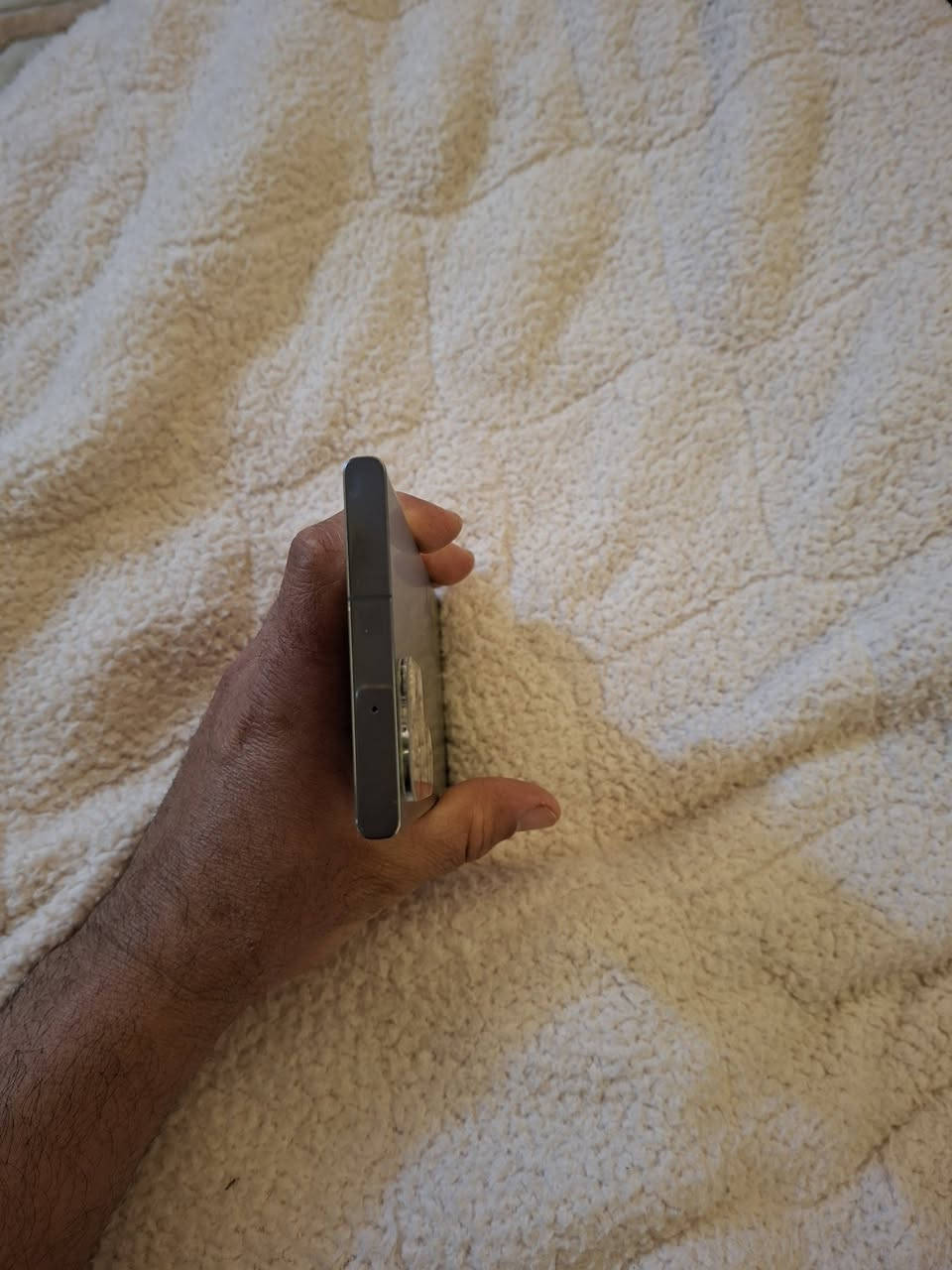 السلام عليكم  اس 23الترا شرق اوسط دبل شريحه مكفول من كلشي نظافه 95٪ سعر 725بي مجال بسيط 
مكاني بغداد المدائن توصيل ماعندي الاستفسار ***********
