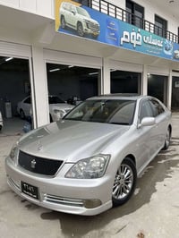 شاهین • ٢٠٠٥ • پیرامەگروون