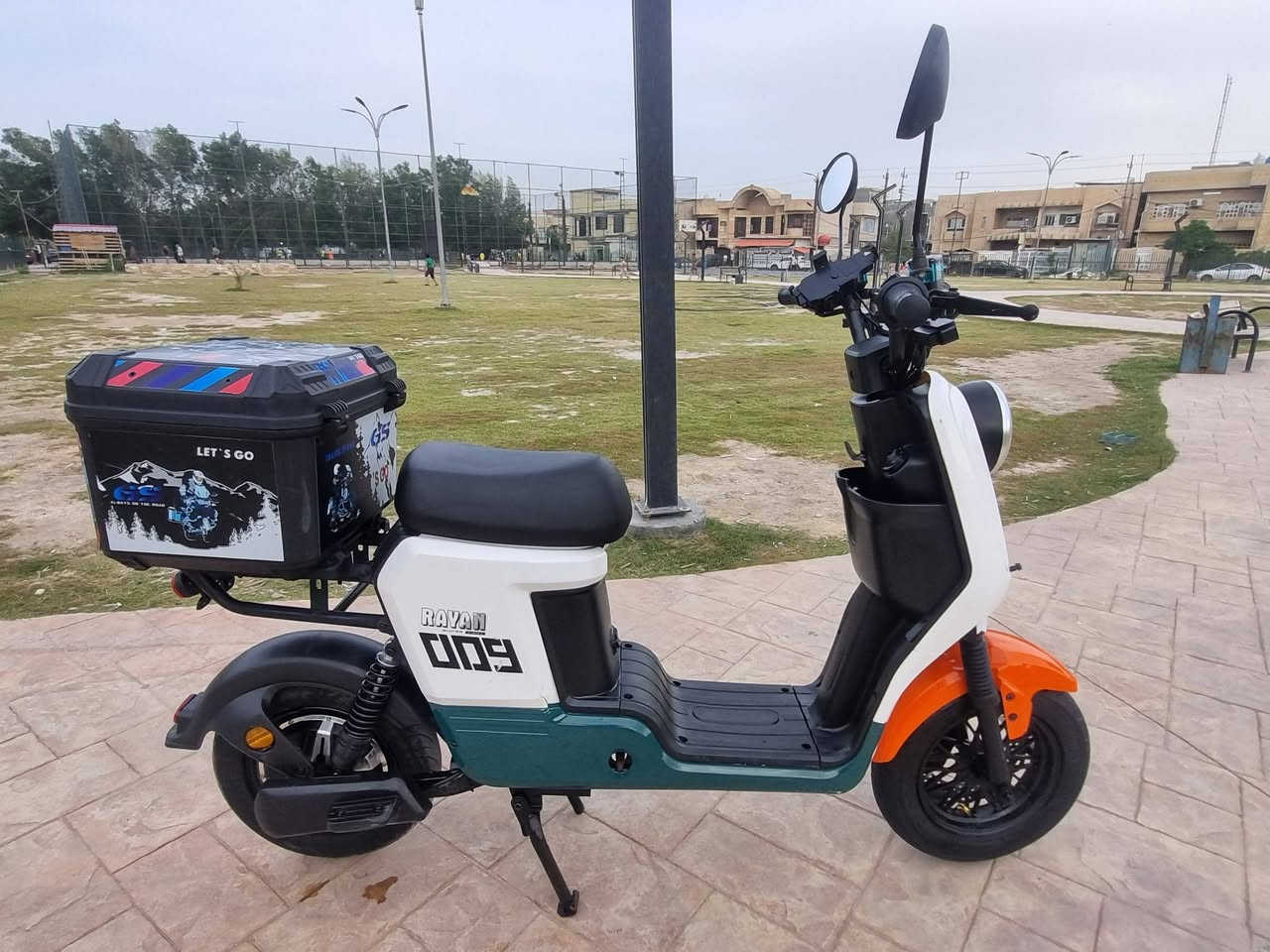 دراجه شحن ريان R009 للبيع مكاني بغداد الغزاليه شارع مدير الأمن الدراجه اربع بطاريات جديدات 48v 32a ملف 1200w السعر 500 الف وبي مجال 
الرقم ***********

