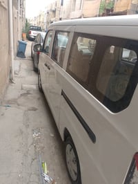 سياره فاو خشفه ١٠راكب موديل ١٥رقم بغداد نكليزي مصفر هيئة ومرور محرك وك...