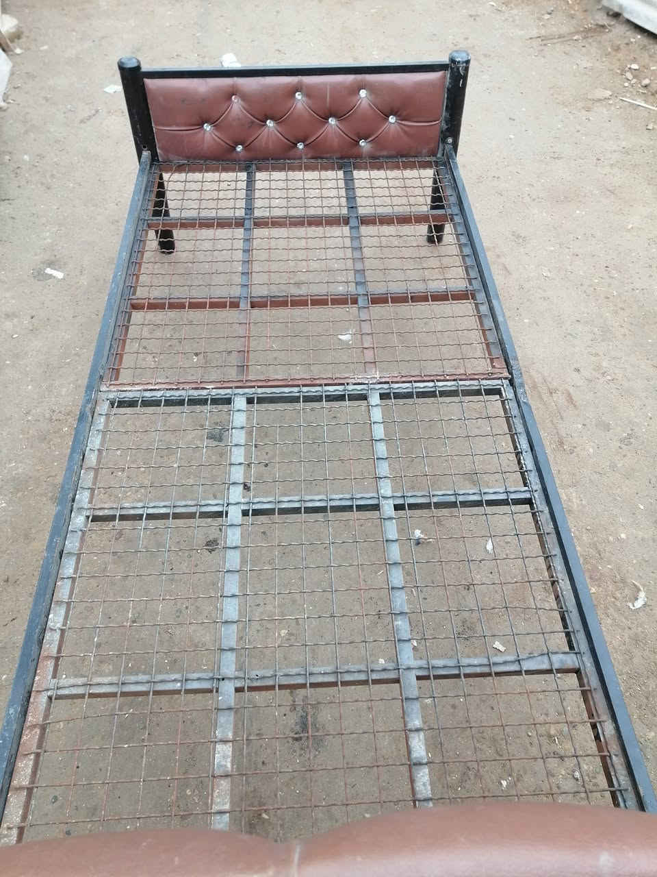 للبيع جربايه العدد ٢سعر الوحده ٤٠ نجف قرب قرية الغدير على شارع المطار ***********
