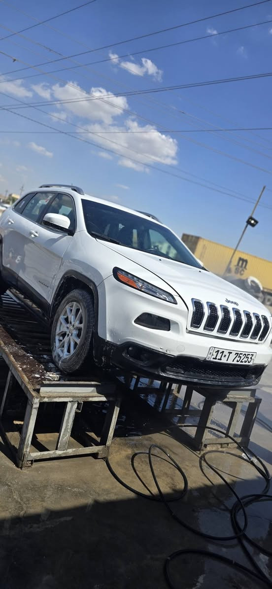 بزون موديل 2017 فول موصفات بنوراما بصمه كامره سياره نضيفه عنوان بغداد ابوغريب *********** سعر 125 بيها مجال
