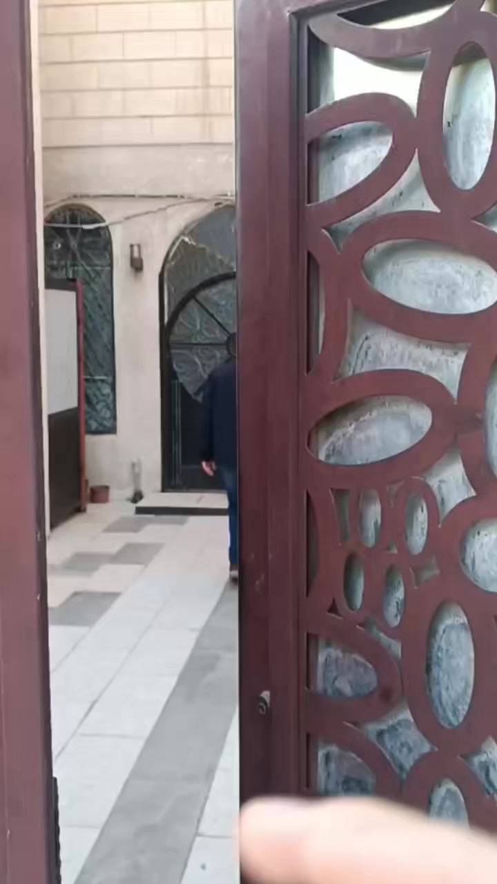 دار 200  متر في حي النصر للايجار ٤ غرف نوم 
***********
