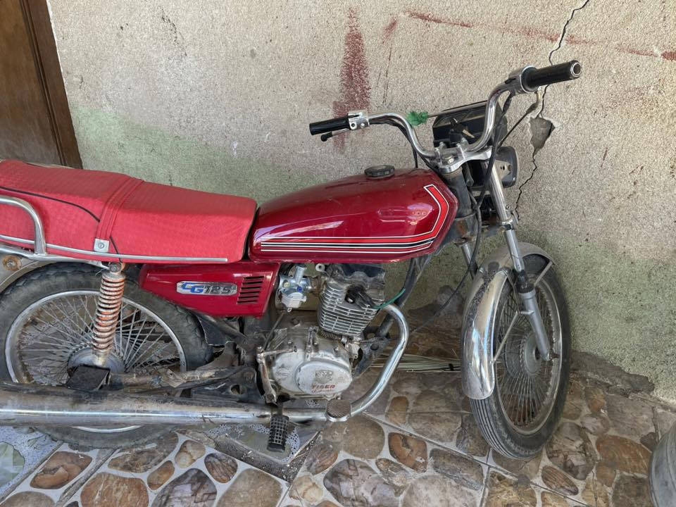 السلام عليكم دراجه للبيع كلك عليها مكينه خمسه كير ب300 وبيها مجال بسيط***********
