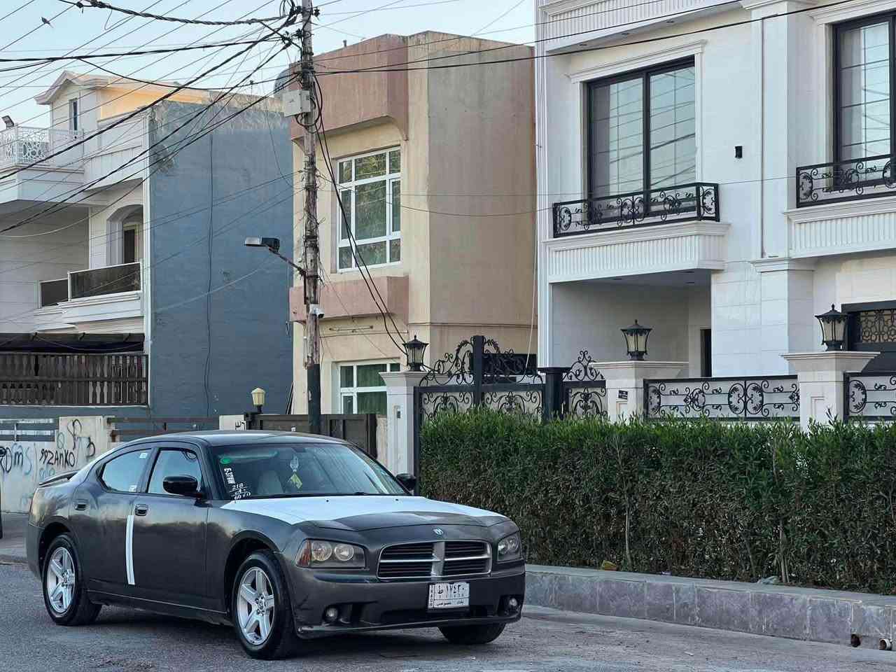 دوج موديل ٢٠١٠مه كينه ٣/ونيوفوله به س سلايت نيه گيرمه كينه ته بريدهه موگياني به شه رت زور توندو توله هه زه و پاكانه يي له گه له براوه يي به س سندوقي تي هه تا بليي سه ياره كي خوشو بي مه سروفه سعريي 44وهره قه و مه عامه له كي كه م ژماره *********** أربيل, العراق
