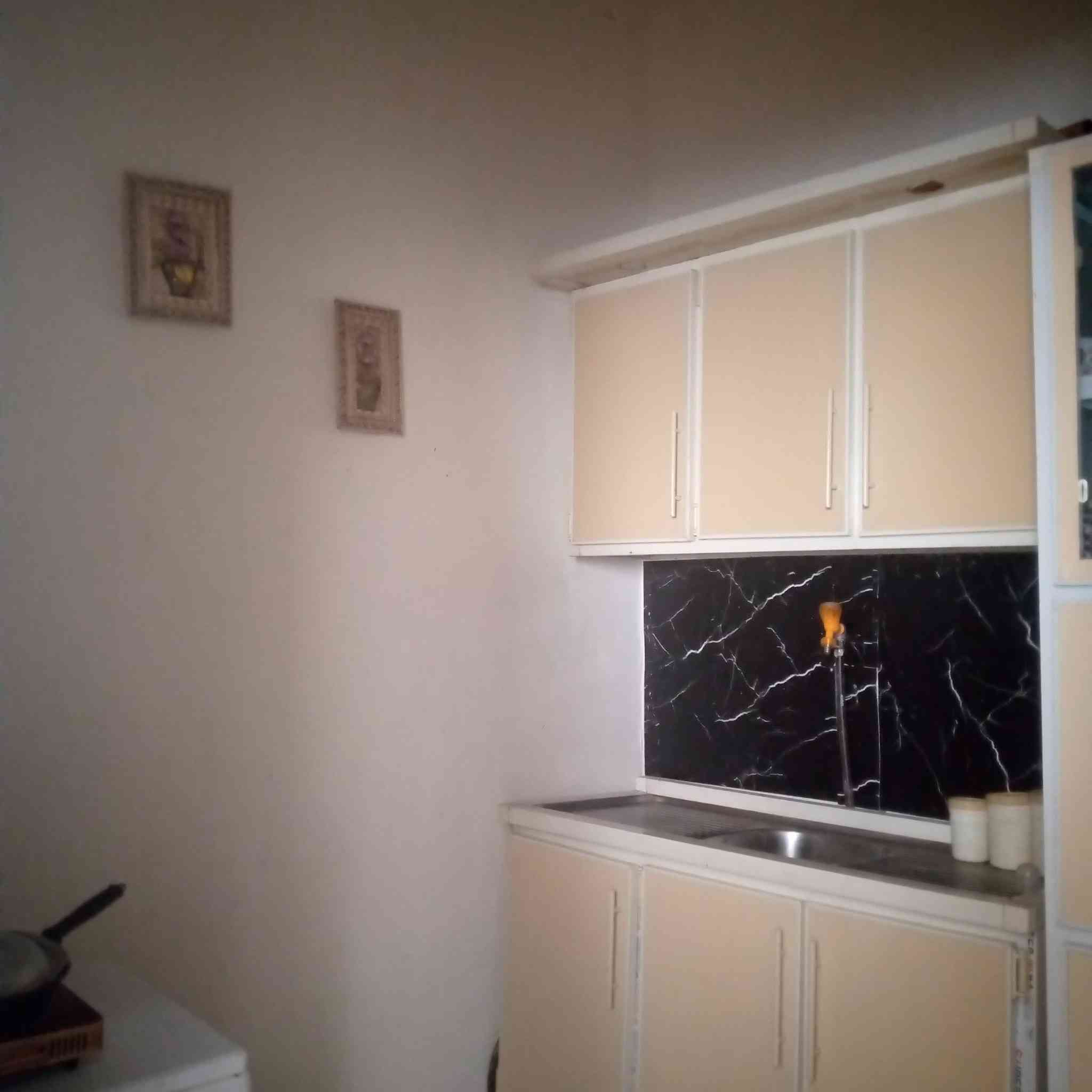 بيت للبيع وبسعر مناسب
منطقة مجاور الأمام العباس( البيگات)شارع ال كشيش
غرفتين نوم وصاله وصحيات وگراج مطبخين حراري وبارد 
مرتب وواجهه كبيره 
السعر25 وبي مجال 
رقم الهاتف ‏‪***********‬‏
