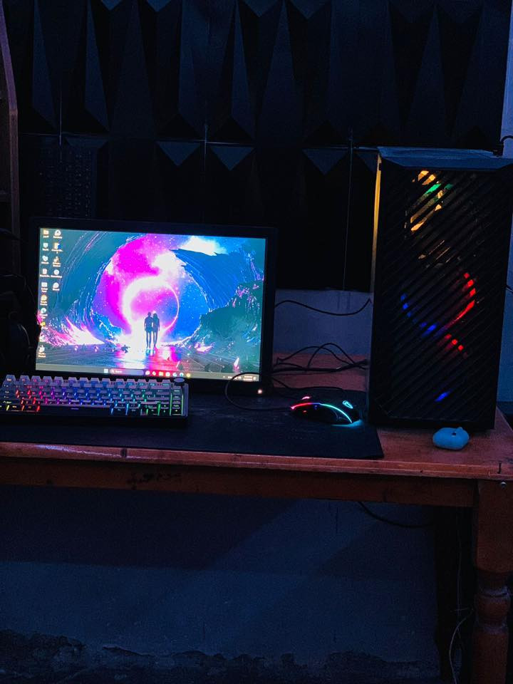 السلام عليكم من رخصة الادمن
تجميعة للبيع اخوان

السلام عليكم أدمن من رخصتك وافق 

معالج core i 7 7700 جيل السابع
مابيها رامات
هارد ssd256+ hhd500
كارت شاشه 1060 6g asus
شاشه حجم 19 lenovo
مذربورد asus
وياها كيبورد وماوس ريد سويتش
ما مستخدمه ابد اشتريتها وما استخدمتها واريد ابيعها 
السعر 380 الف وبيه مجال للشراي

مكاني كربلاء

رقمي للتواصل ***********
