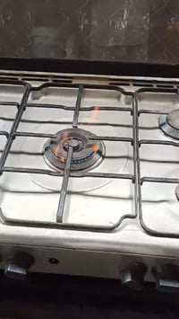 طباخ تركي 5عيون للبيع  فرن شوي +كيزر طحان 120 مولد استره كوري  ملاحظه ...